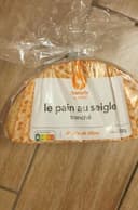 Le pain au seigle tranché