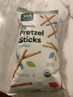365 everyday value, organic crunchy pretzel sticks