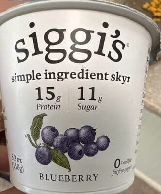simple ingredient skyr blueberry