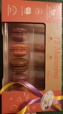 12 Macarons