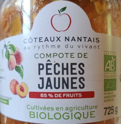 Compote de pêches jaunes avec morceaux