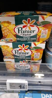 Panier de Yoplait aux bons morceaux de fruits ananas-mangue