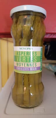 Asperges vertes moyennes cueillies main