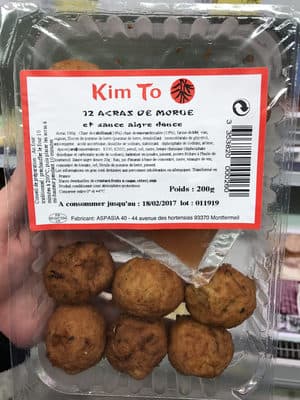 12 Acras de Morue et Sauce Aigre Douce