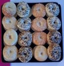 16 mini bagels garnis tzatziki et saumon