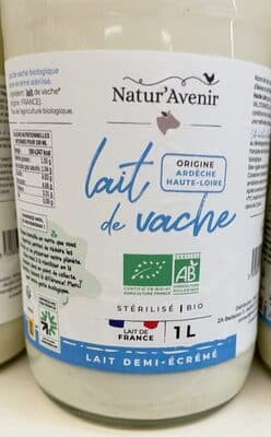Lait de vache demi-écrémé stérilisé