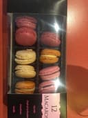 12 Macarons, Myrtille, Fruit De La Passion, Frambo. ..