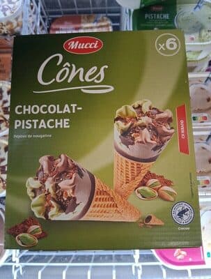 Glaces cônes chocolat pistache