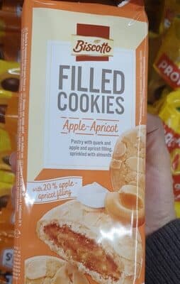 Filled cookies apple-apricot