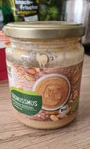Erdnussmus, Mit Erdnussstückchen
