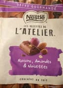 Chocolat au lait raisins amandes noisettes