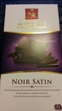 Noir satin