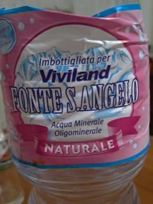 Acqua naturale