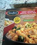 Cheesy chicken & broccoli pasta bake