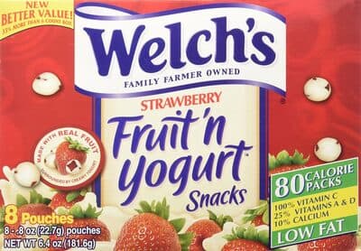 Strawberry fruit'n yogurt snacks pouches