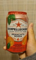 San pellegrino aranciata roja