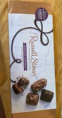 Assorted caramels in milk & dark chocolate
