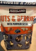 Nuts & Berries with pumpkin seeds