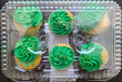 6 HD ST PATRICKS CUPCAKES TRADITIONAL ICING