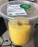 Ananas entier decoupe
