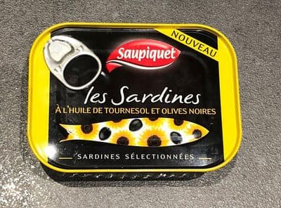 Les sardines (À l'Huile de Tournesol et Olives Noires)