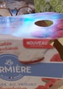 Mousse au yaourt sur lit de framboise