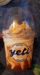 Sunday au Caramel, Yeti