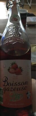 Boisson gazeuse bio à l'eau de source goût fraise