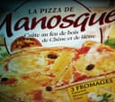 Pizza 3 fromages cuite au feu de bois