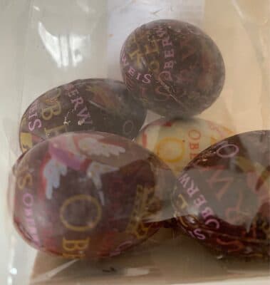 9 oeufs  chocolat et pralines