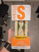 Sandwich salmone e lattuga