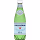 Eau minérale naturelle gazeuse bouteille